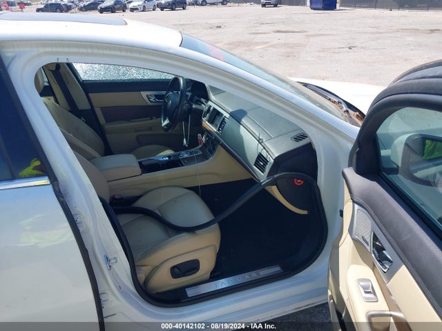 2013 JAGUAR XF SAJWA0E75D8U08953 Photo 4