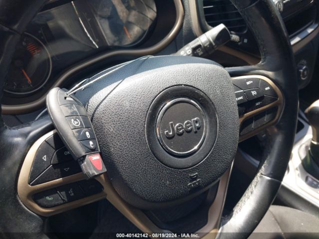 1C4PJLAB5HW667636 Jeep Cherokee Altitude Fwd