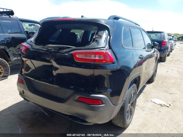 1C4PJLAB5HW667636 Jeep Cherokee Altitude Fwd