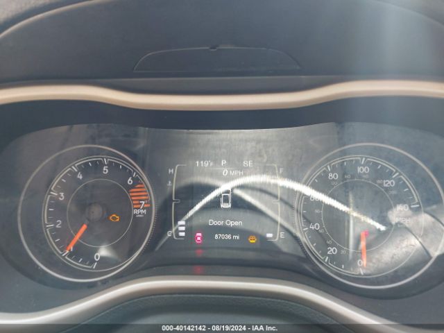 1C4PJLAB5HW667636 Jeep Cherokee Altitude Fwd