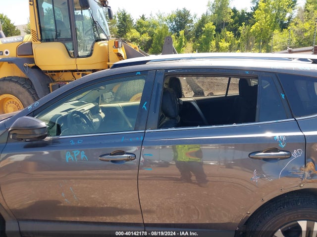 Toyota RAV4 LE 2017 JTMBFREV2HJ124423 Image 14