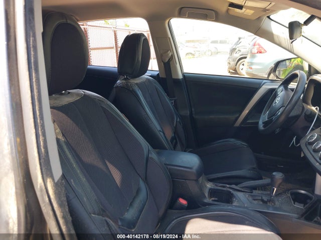 Toyota RAV4 LE 2017 JTMBFREV2HJ124423 Image 5