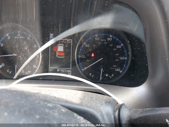 Toyota RAV4 LE 2017 JTMBFREV2HJ124423 Image 7