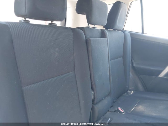 Toyota RAV4 LE 2017 JTMBFREV2HJ124423 Image 8