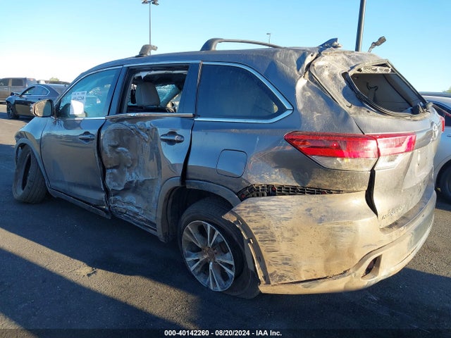 Toyota Highlander Le Plus 2017 5TDZZRFH4HS234665 Image 3