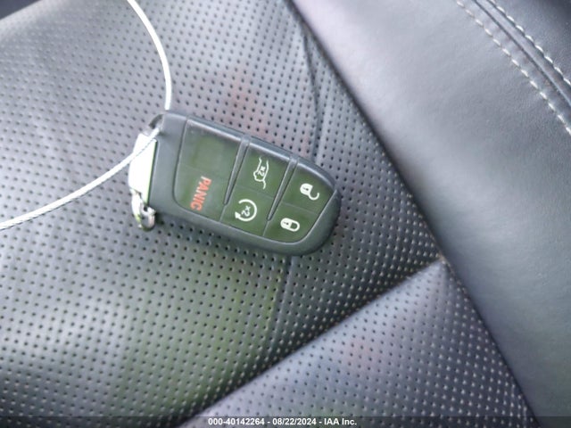 1C4RJFCG2EC122669 Jeep Grand Cherokee Overland