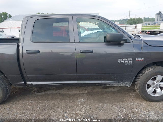 3C6RR7KT4LG131291 RAM 1500 Classic Tradesman  4x4 5'7 Box