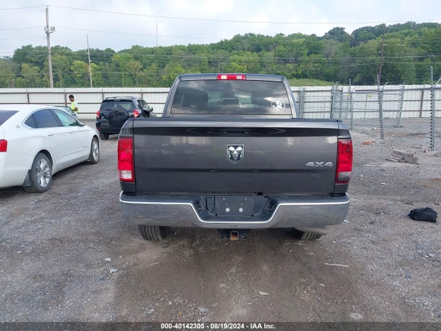 3C6RR7KT4LG131291 RAM 1500 Classic Tradesman  4x4 5'7 Box