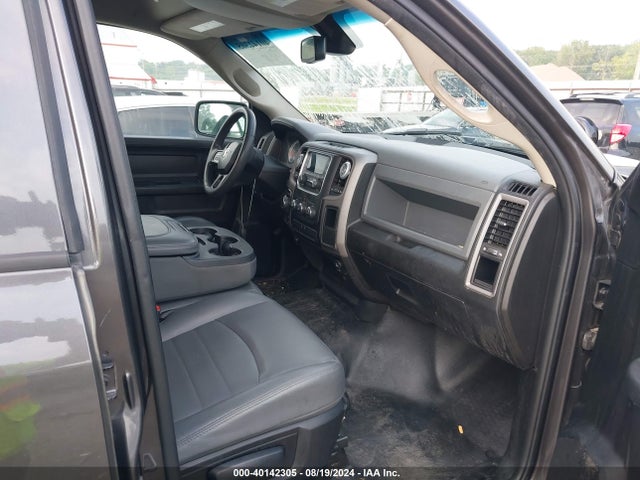3C6RR7KT4LG131291 RAM 1500 Classic Tradesman  4x4 5'7 Box