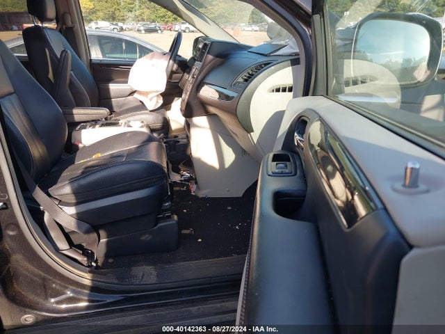 2C4RC1BG3ER293002 Chrysler Town & Country Touring