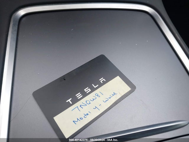 Tesla Model Y Long Range/rwd 2024 7SAYGDED7RF030082 Image 9