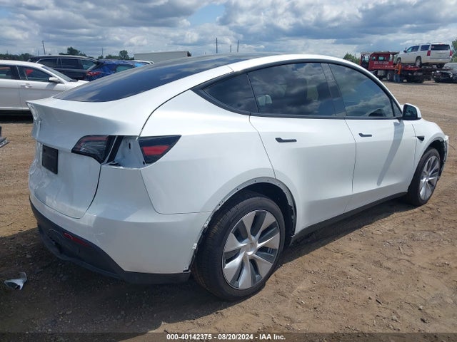 2024 TESLA MODEL Y 7SAYGDED7RF030082 Photo 3