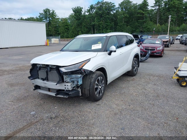 5TDGZRBH2NS178976 Toyota Highlander Xle