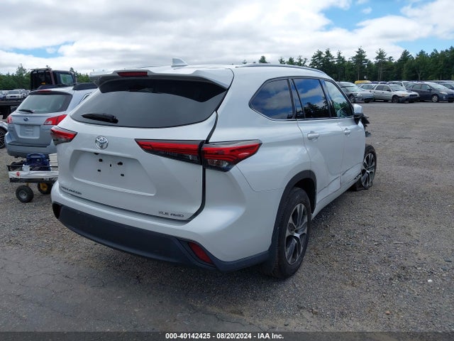 5TDGZRBH2NS178976 Toyota Highlander Xle