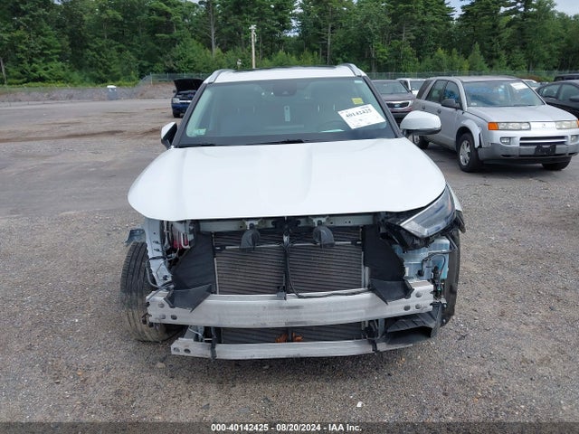 5TDGZRBH2NS178976 Toyota Highlander Xle