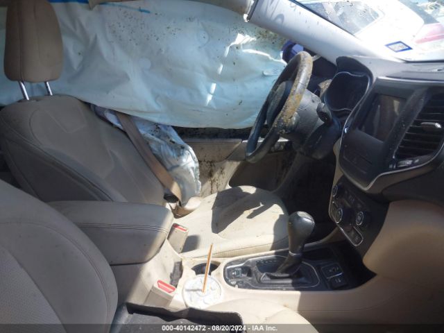 1C4PJLCB9KD220386 Jeep Cherokee Latitude Fwd