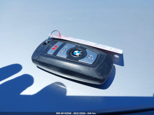 WBA8E1G51GNU11378 BMW 320i