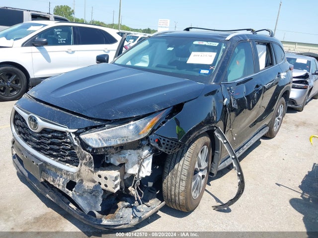 Toyota Highlander Xle 2024 5TDKDRAH4RS536160 Image 2