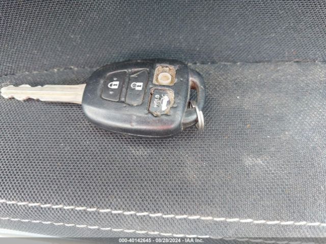 2T1BURHE2FC270296 Toyota COROLLA LE