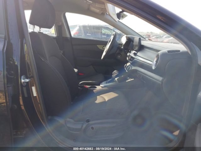 3KPF24AD1ME341918 KIA Forte Lxs