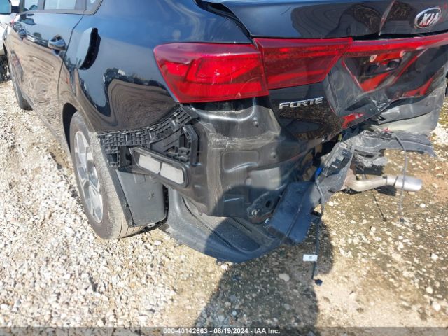3KPF24AD1ME341918 KIA Forte Lxs