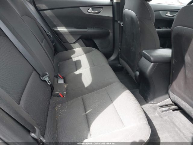 3KPF24AD1ME341918 KIA Forte Lxs