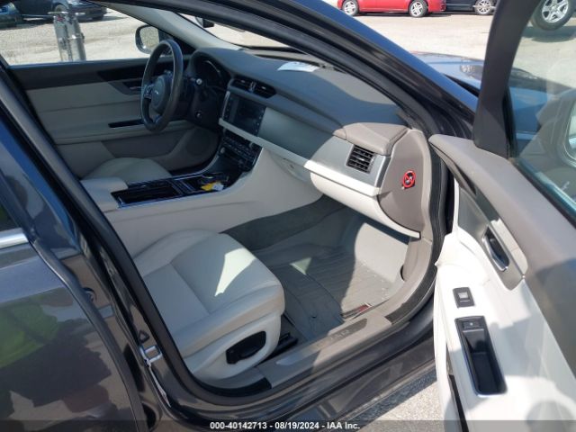 SAJBJ4BV7HCY26670 Jaguar Xf 35t Premium