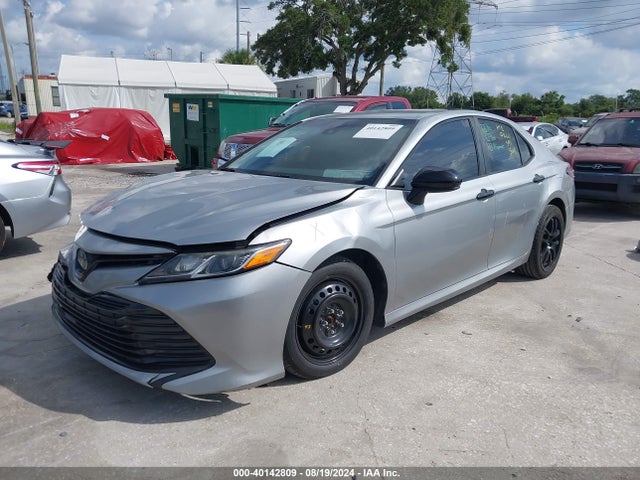 Toyota CAMRY LE 2019 4T1B11HK6KU246141 Image 2