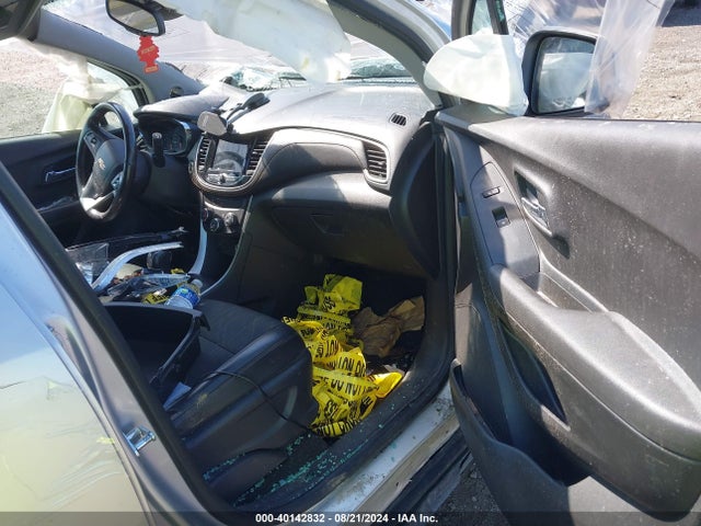 Chevrolet Trax Lt 2019 KL7CJPSB1KB909404 Image 5