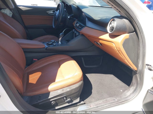 Alfa Romeo giulia (952) 2018 ZARFAECN0J7595927 Image 5