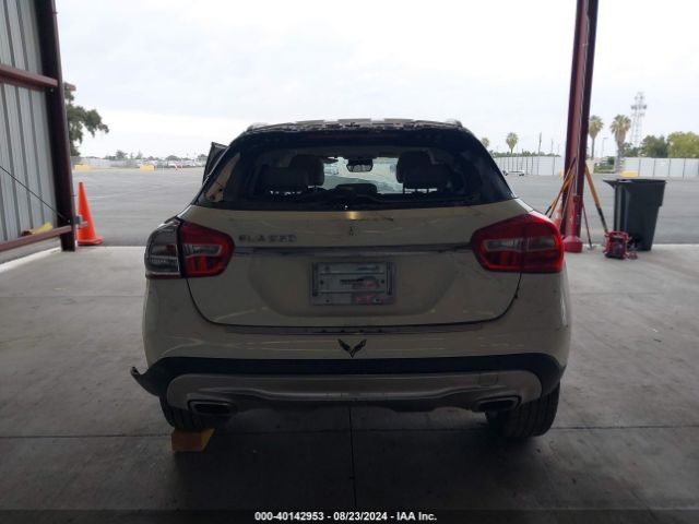 WDCTG4EB6GJ225824 Mercedes-Benz GLA 250