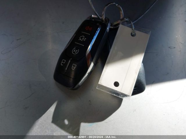 2LMPJ6KR8HBL14998 Lincoln Mkx Select