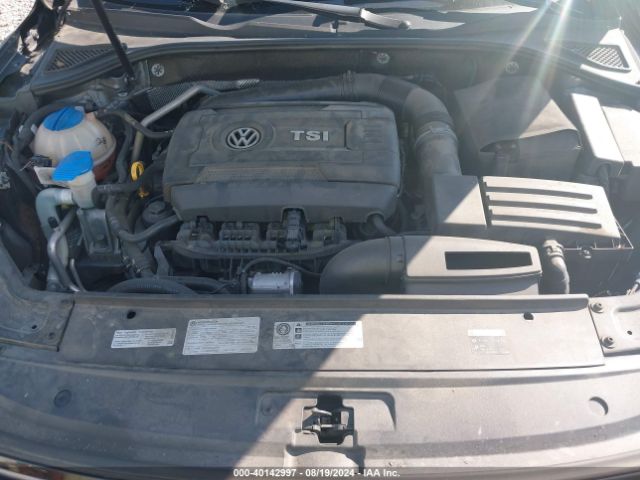 1VWDT7A3XHC070378 Volkswagen Passat 1.8t R-line