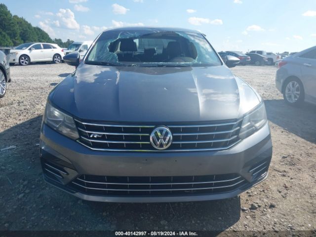 1VWDT7A3XHC070378 Volkswagen Passat 1.8t R-line