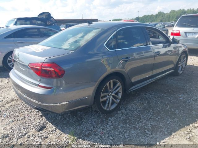 1VWDT7A3XHC070378 Volkswagen Passat 1.8t R-line