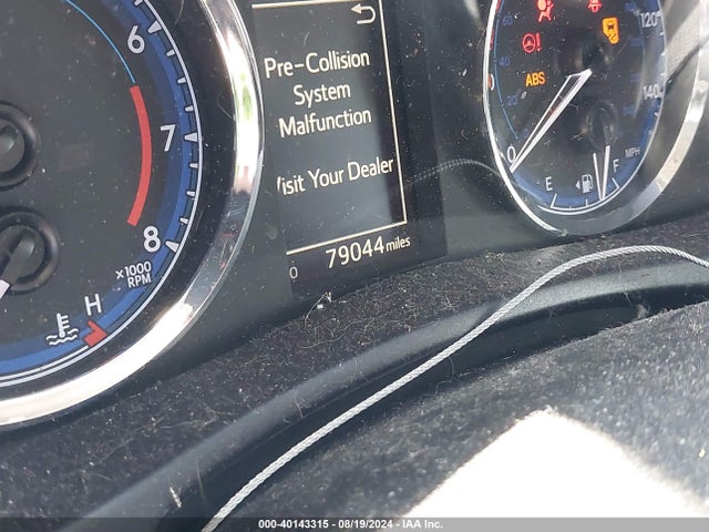 Toyota COROLLA SE 2018 5YFBURHEXJP795101 Image 16