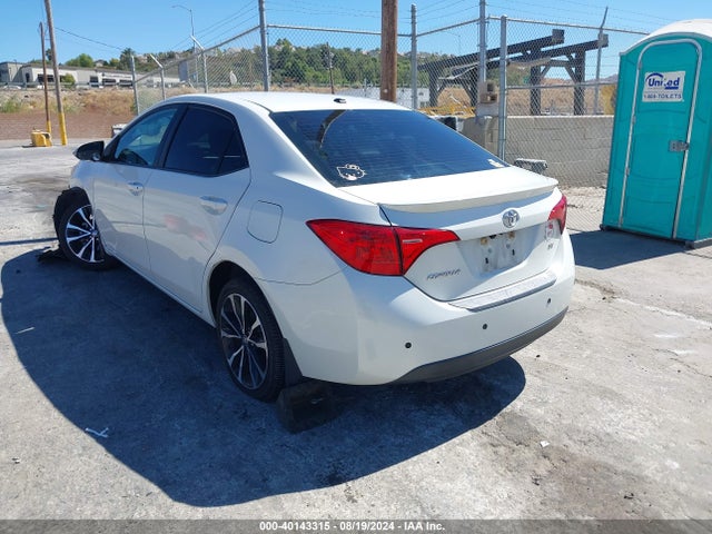 Toyota COROLLA SE 2018 5YFBURHEXJP795101 Image 3