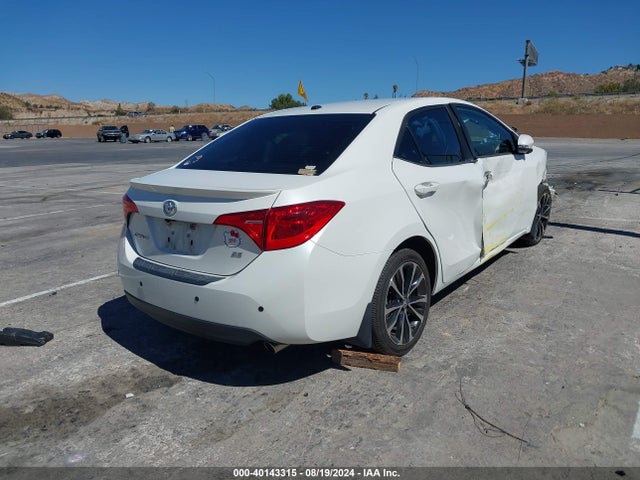 Toyota COROLLA SE 2018 5YFBURHEXJP795101 Image 4