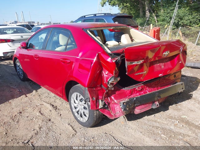 Toyota COROLLA LE 2018 5YFBURHE2JP742425 Image 3