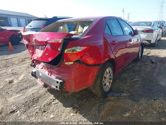 Toyota COROLLA LE 2018 5YFBURHE2JP742425 Image 4