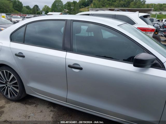 3VW2K7AJ0EM257275 Volkswagen Jetta 2.0l S