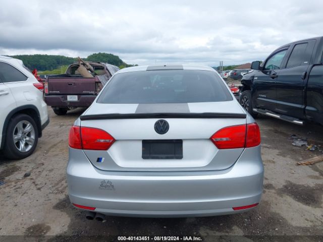 3VW2K7AJ0EM257275 Volkswagen Jetta 2.0l S