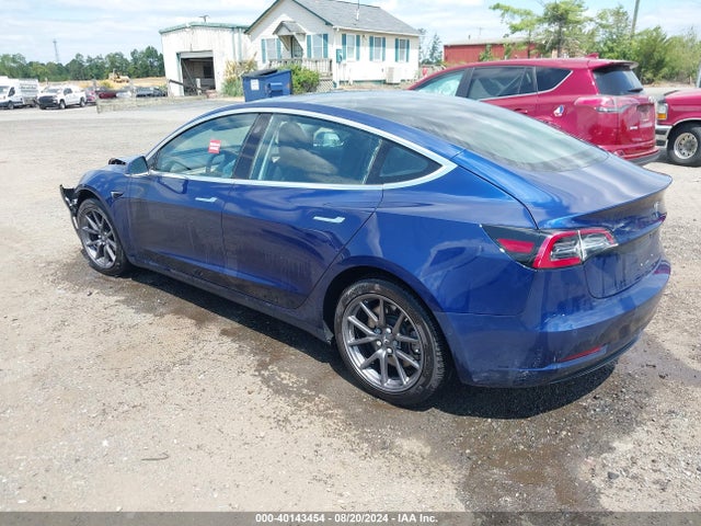 2018 TESLA MODEL 3 5YJ3E1EB2JF064929 Photo 2