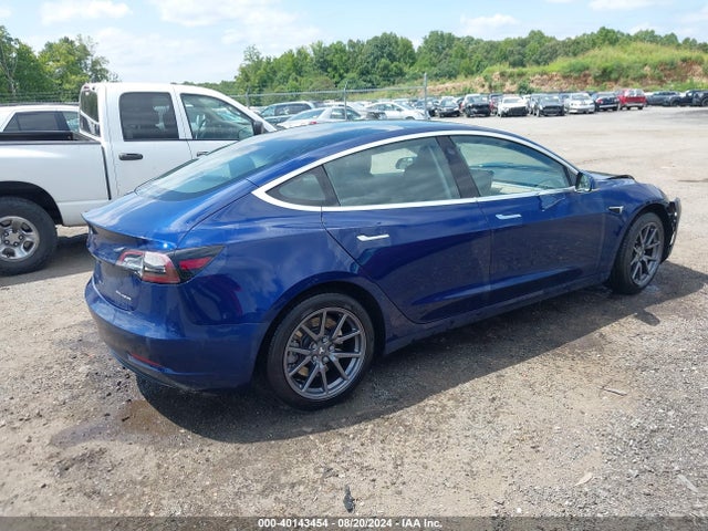 2018 TESLA MODEL 3 5YJ3E1EB2JF064929 Photo 3