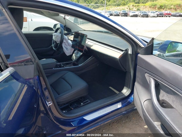 2018 TESLA MODEL 3 5YJ3E1EB2JF064929 Photo 4