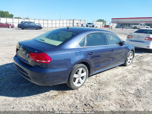 2012 Volkswagen Passat 2.5l Se მანქანა იყიდება აუქციონზე, vin: 1VWBH7A39CC066212, აუქციონის ნომერი: 40143494