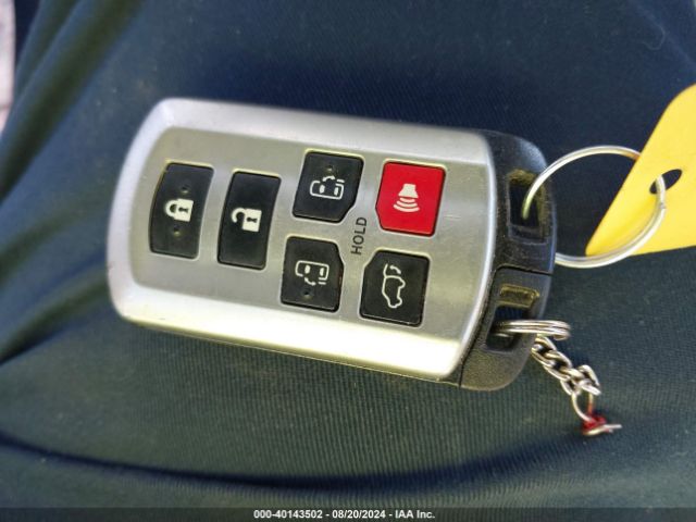 5TDYK3DC0ES466728 Toyota Sienna Xle V6 8 Passenger