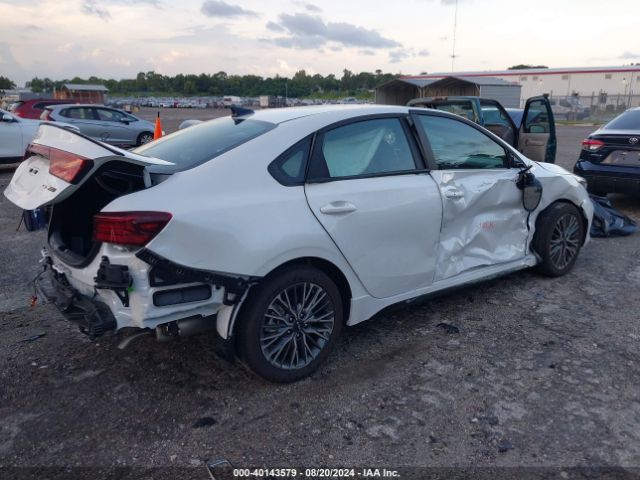 3KPF54AD8RE775817 KIA Forte Gt-line
