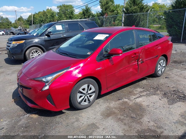 Toyota Prius Three 2017 JTDKARFU9H3533138 Image 2