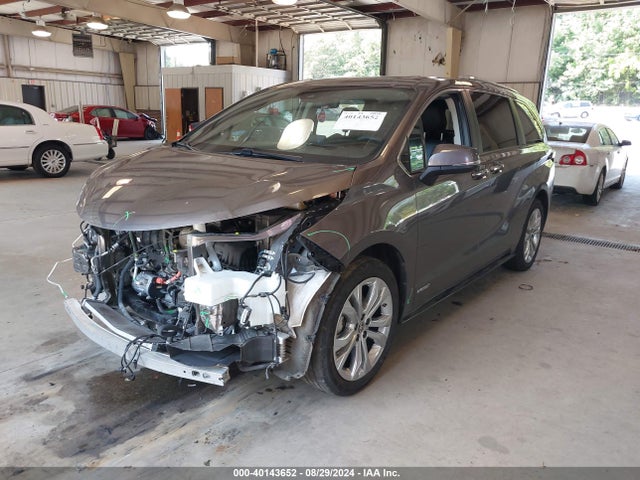 Toyota Sienna Platinum 2021 5TDERKEC7MS070236 Image 2